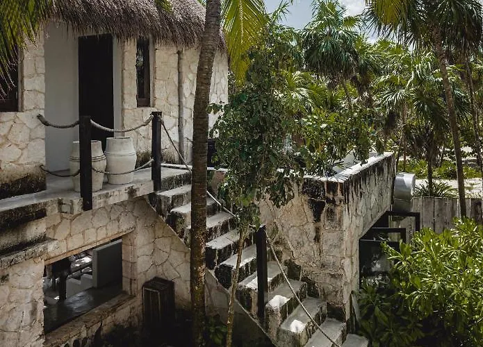 Nest Hotel