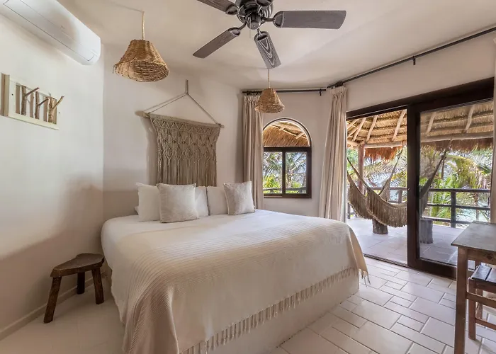 Hotel Nest 4*