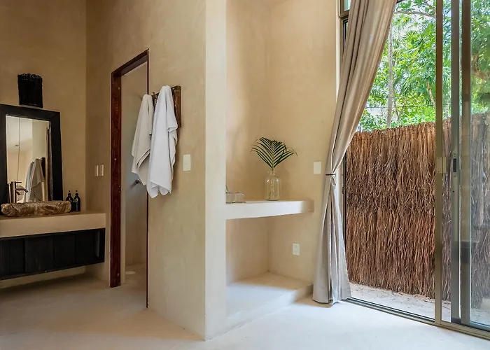 Nest Hotel 4*